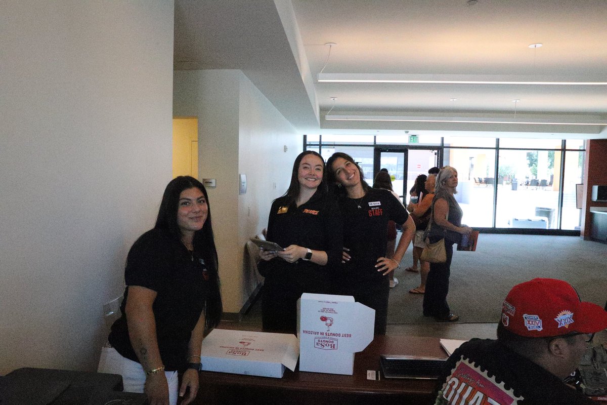 O_U_A_Z's tweet photo. Pre-Fall Check-In was this past Sunday and it was a huge success! We were able to greet so many new students and returning students. We appreciate everyone that assisted in making it a success!  
Let's do it again next month!
#OUAZ #LoveYourSpirit #SpiritUp #FangsOut https://t.co/fa4Qarfz36
