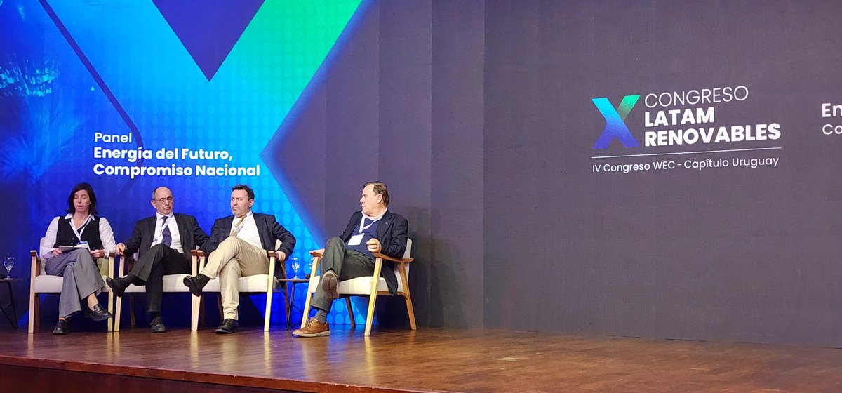 auderuy's tweet photo. ¡Iniciamos la sesión "Energía del Futuro, Compromiso Nacional"! Hablarán los expertos Walter Baethgen, Acting director en IRI Climate School, Columbia University y vicepresidente de INIA; Alfonso Blanco, Consultor Senior del Banco Mundial; y Gonzalo Casaravilla, expresidente de UTE y Docente Titular en UdelaR. #LATAMrenovables #EnergíaDelFuturo #CompromisoNacional