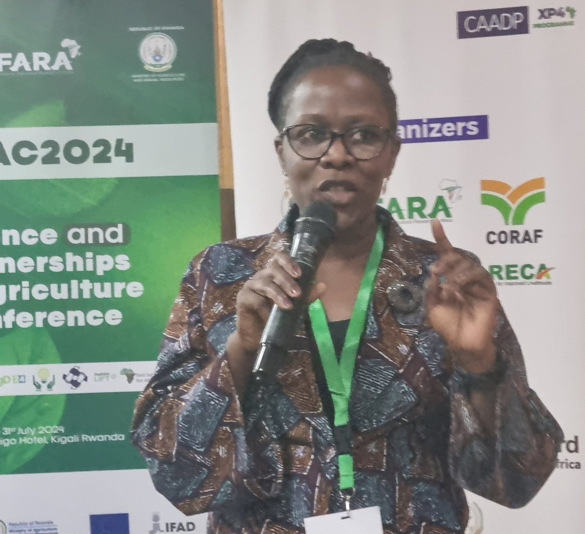 peterballantyne (@peterballantyne) on Twitter photo <a href="/pwairagala/">Pamela Wairagala</a> shares comms, visibility and KM lessons from #COHESA #onehealth program. #KM4AgD. Knowledge repository at hdl.handle.net/10568/117514 <a href="/pwairagala/">Pamela Wairagala</a> shares comms, visibility and KM lessons from #COHESA #onehealth program. #KM4AgD. Knowledge repository at hdl.handle.net/10568/117514