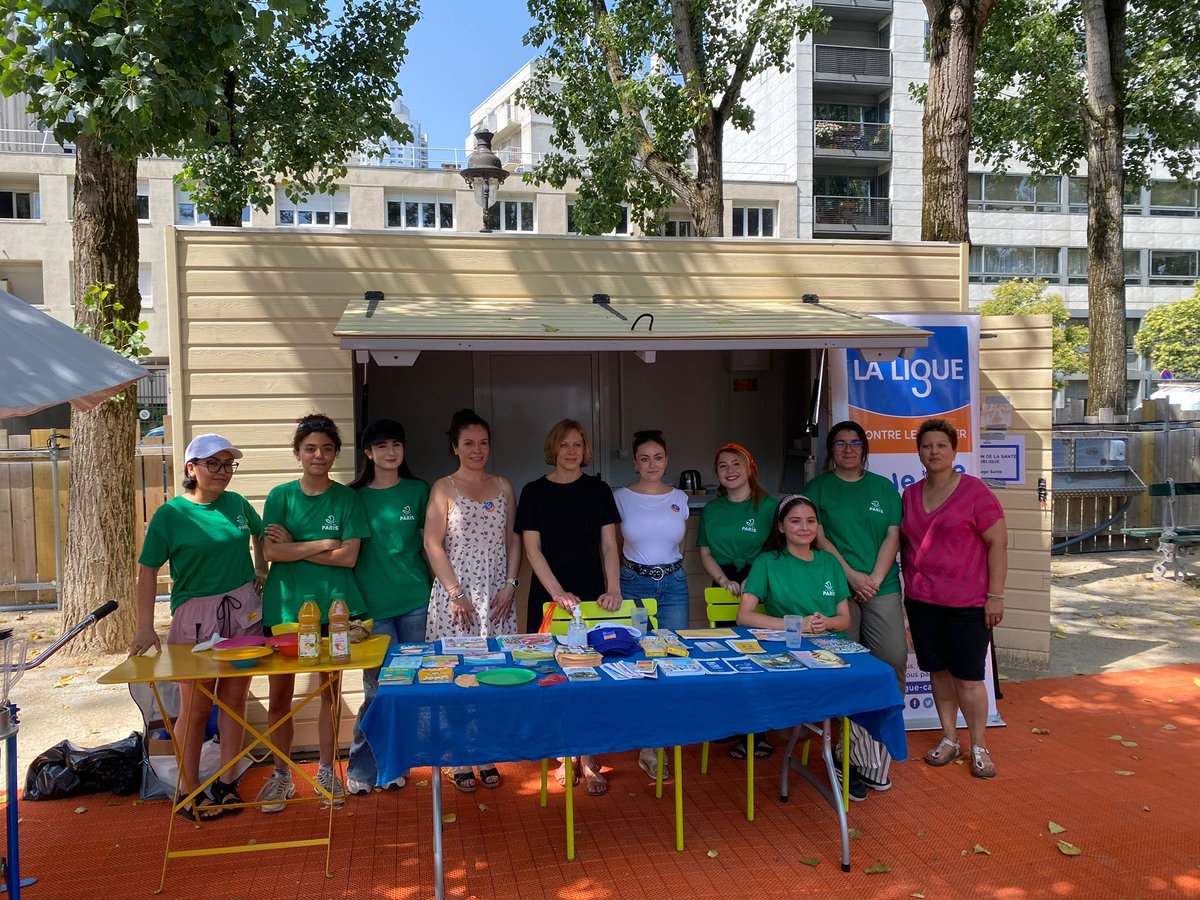 Merci <a href="/anneclaire_boux/">Anne-Claire Boux</a> de votre visite du stand prévention de Paris Plages à la Villette ! On y trouve tout ce qu'il faut pour rester en forme olympique !