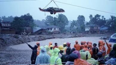 10-point update on #WayanadLandslide 

1️⃣ 120 dead bodies recovered, many are body parts that are unidentifiable
 
2️⃣ 100+ people are still missing 

3️⃣ Many are still trapped; over 300 people in one resort

4️⃣ Over 3,000 people moved to 100+ relief camps across the state 

5️⃣