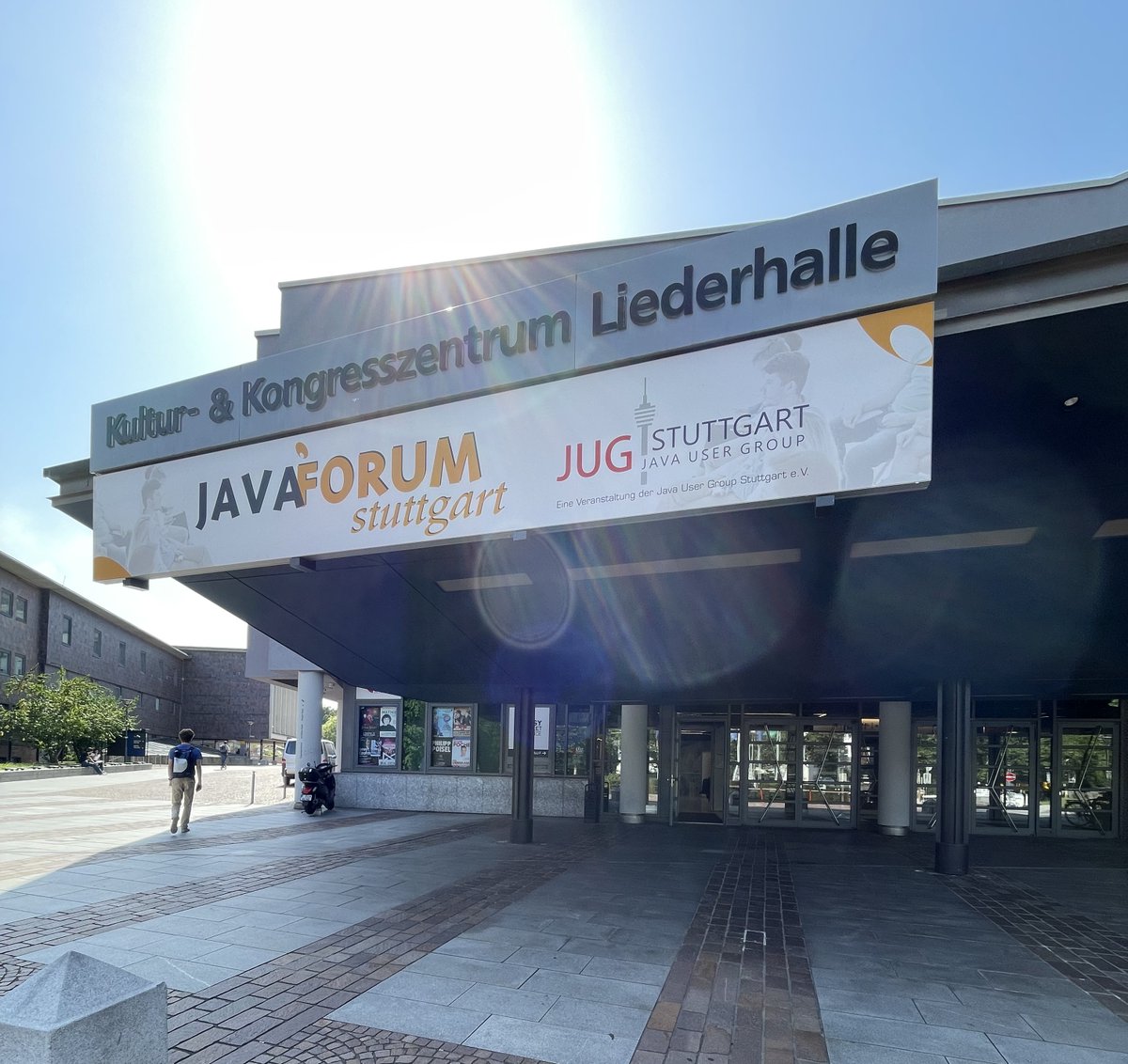 jug_stuttgart's tweet photo. Die Vorfreude steigt - sehen wir uns morgen beim Java Forum Stuttgart?
#jfs2024 #JavaForumStuttgart #Java https://t.co/xI5MXXtpd3