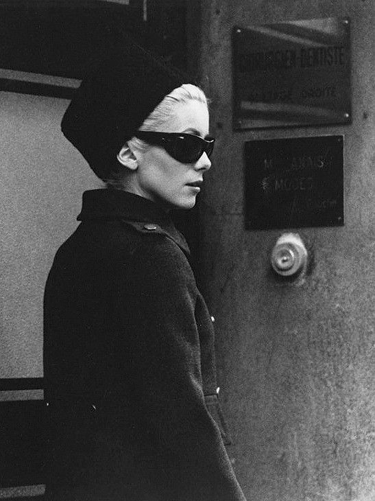 letterboxddrive's tweet photo. Belle de Jour (1967) / A Bela da Tarde

• Dir. Luis Buñuel 
- 101 min
° Drive:
https://t.co/rUrwp9Akhb https://t.co/sJKkshJoTq
