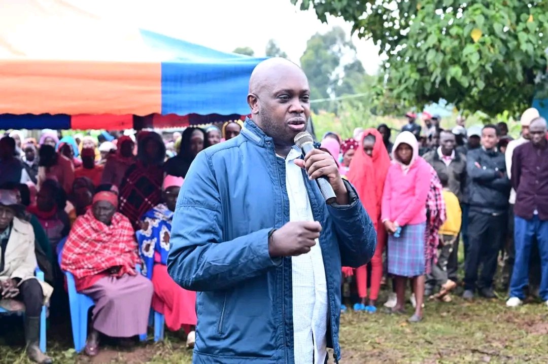 DrPatrickmutai's tweet photo. Joined family and other mourners at Kalyet in Kipkelion Ward,Kipkelion West Constituency to bid farewell to Mzee Johana Kipkemoi Chepkwony who passed on after a long illness.The late Johana was eulogized as a devoted christian and staunch member of Kalyet AIC Church. https://t.co/asB1sMIEcs