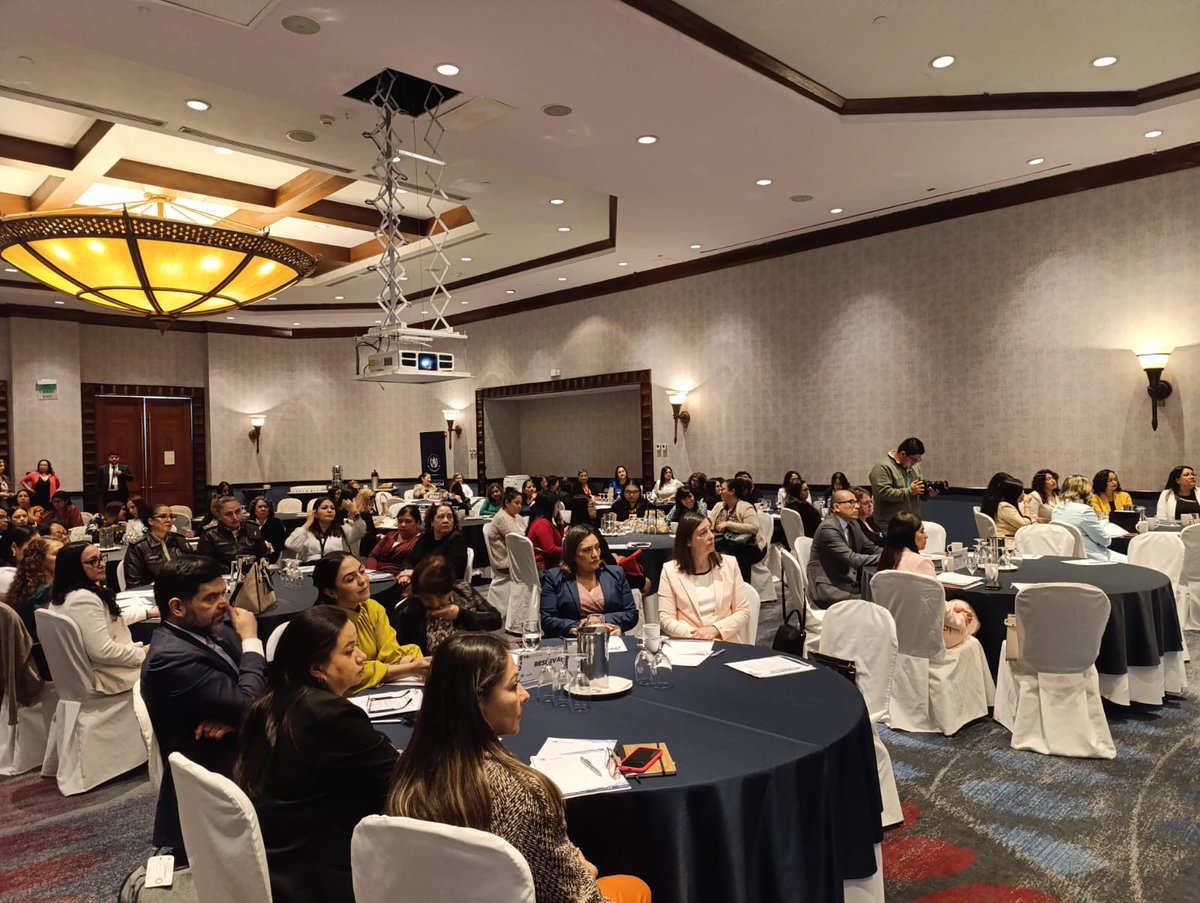 OnsecGuate's tweet photo. Con las palabras de bienvenida de la Directora de la Oficina Nacional de Servicio Civil -ONSEC-, MSc. Karla Gómez,  da inicio al encuentro “Las mujeres en el servicio civil del Organismo Ejecutivo”, organizado por la #ONSEC 
#MujeresEnelServicioCivil
#GuatemalaSaleAdelante https://t.co/qsslOQQTOV