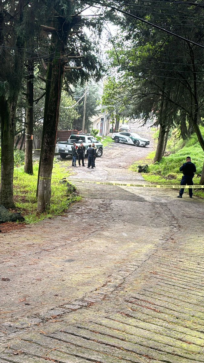 Localizan los restos de 2 cuerpos humanos en bolsas negras en el Paraje Tomasquititla, Topilejo a un costado de la Carretera Federal México- Cuernavaca  Km32+600
<a href="/ivanmaciasnews/">IVAN MACIAS</a> 
<a href="/JesicaZermeno/">Jésica Zermeño</a> 
<a href="/aleanaietzi/">Alejandra Anaietzi</a> 
<a href="/claulacoqueta/">LA COQUETA</a> 
<a href="/CNNEE/">CNN en Español</a> 
<a href="/PrimerImpacto/">Primer Impacto</a> 
<a href="/CoordinacionDM/">UNIPOL</a>