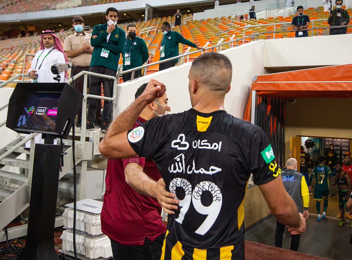Rllkn1's tweet photo. اقوى سطاوة لاعب على نادي في كرة القدم https://t.co/e0yIToOsRz