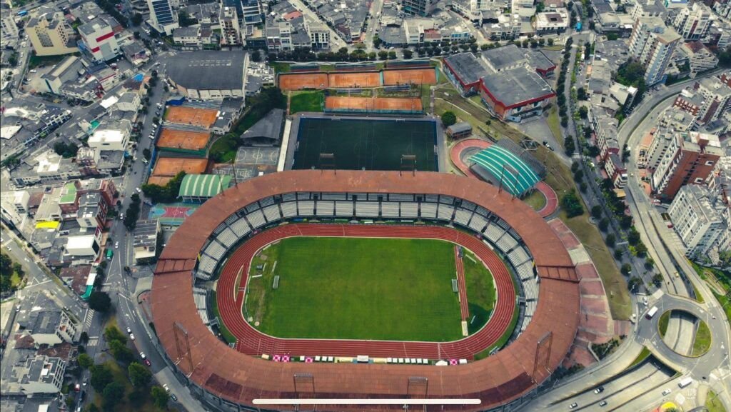 Juaneslc11's tweet photo. Feliz cumpleaños hermoso templo del Fútbol Colombiano. https://t.co/DBDi7aye5T