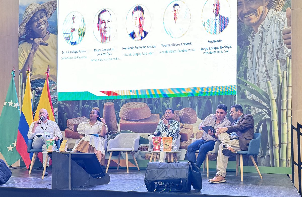 #AEstaHora inicia en Panel 1️⃣ Proyecciones Departamentales para el Desarrollo del Subsector Panelero moderado por Jorge Bedoya, Presidente de <a href="/SAColombia/">Sociedad de Agricultores de Colombia</a>