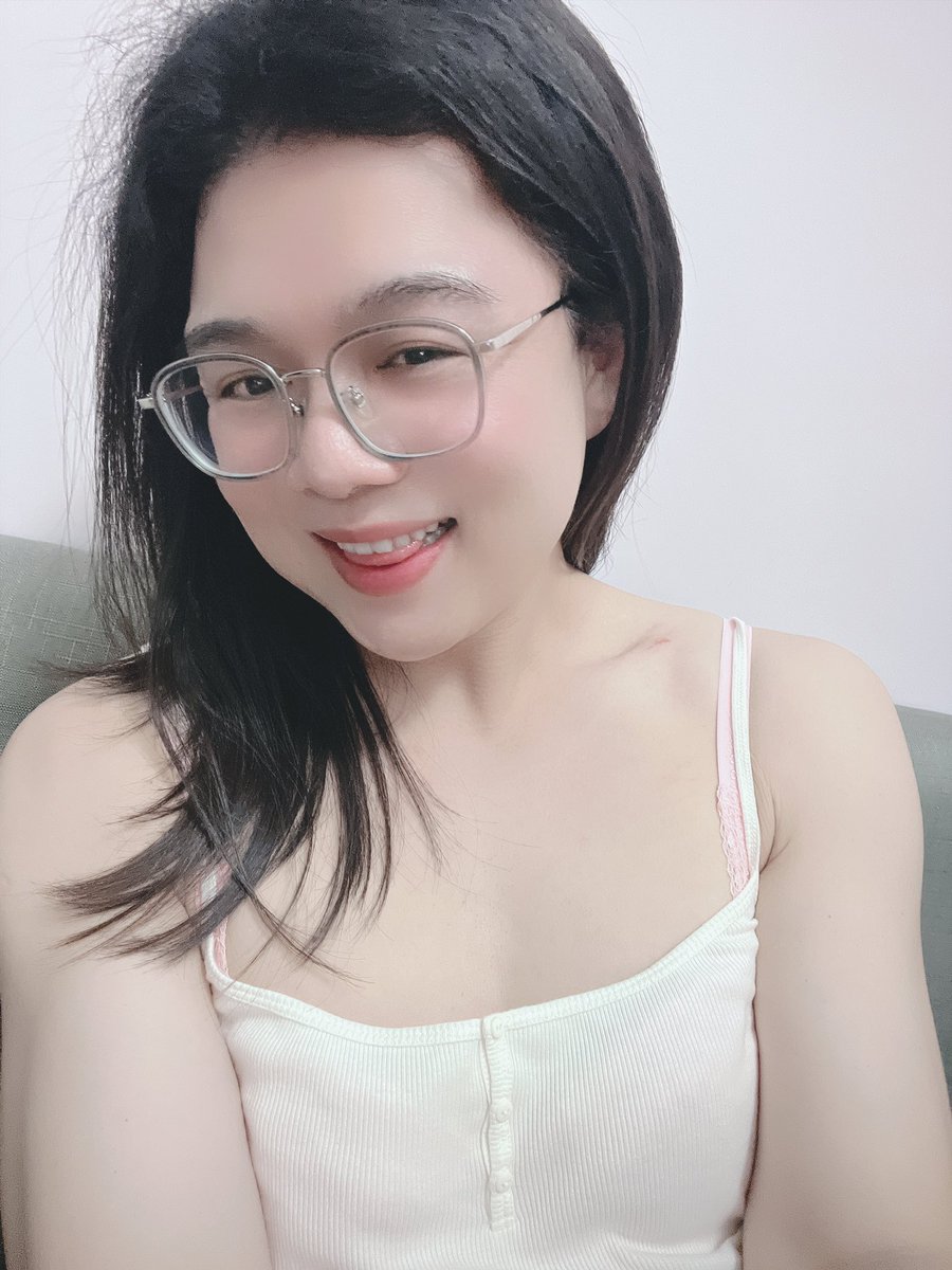 sweetchoco0802's tweet photo. 今天邊洗澡邊玩玩具🧸
一不小心叫太大聲🔊
不知道鄰居有沒有聽到😖
#今天是眼鏡娘👓
#跨性別🏳️⚧️
#cd #feboy #ladyboy #mtf #sissy #伪娘 #偽娘 #可愛の男孩紙 #女裝 #男の娘 https://t.co/OMQ66328yO