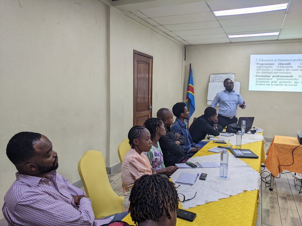 leo_afrika's tweet photo. A #Goma, avec @FreeTheSlaves et @libertaplus, nous avons formé des survivants de la traite des personnes sur les formes courantes, les impacts et la loi sur la traite des êtres humains en RDC.
Rejoignez-nous dans cette lutte pour un monde sans esclavage !🌎❌ #LutteContreLaTraite https://t.co/1k5qpmYtvN