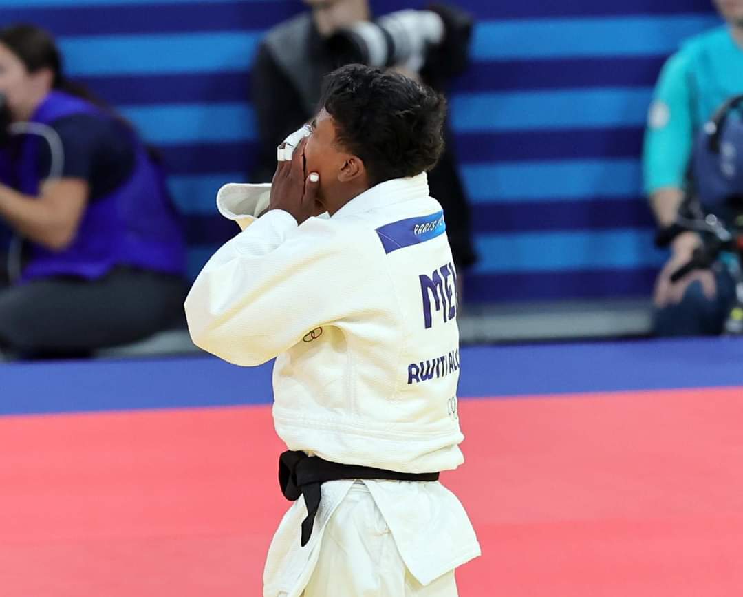 ElMedaller0's tweet photo. ¡ORGULLO NACIONAL! 🇲🇽😍

La atleta nacional Prisca Awiti acaba de sellar la primera medalla olímpica para México en Judo. 🏅✨

Solo queda definir si será Oro o Plata, pero Awiti nos acaba de regalar uno de los momentos más felices de #Paris2024 ❤️‍🩹🥹

#JUDO #Mexico https://t.co/KeQLF4w1Kk