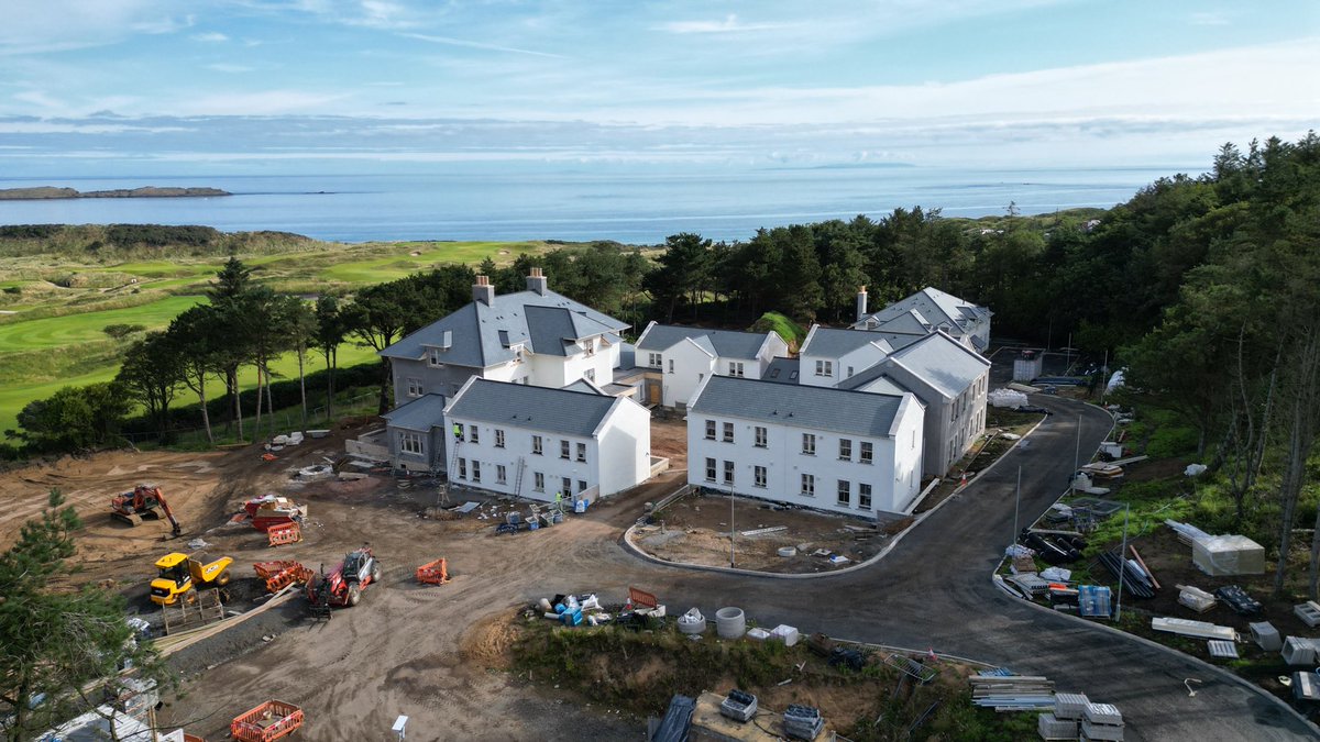 New drone footage shows the progress being made in the build of a new £16.5 million hotel on the North Coast. Tourism Northern Ireland has described the new Dunluce Lodge as a welcome addition to the tourism offering in Portrush shorturl.at/VFgRD