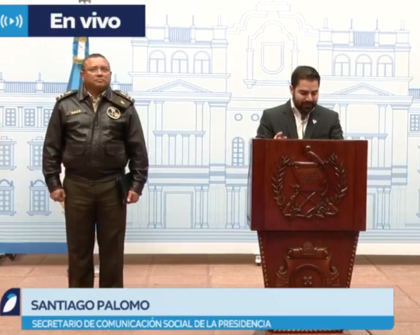 Ahora el novio de <a href="/BArevalodeLeon/">Bernardo Arévalo</a> tiene de guardaespaldas al propio <a href="/SrMindefGT/">Ministro de la Defensa Nacional de Guatemala</a>  que vergüenza‼️