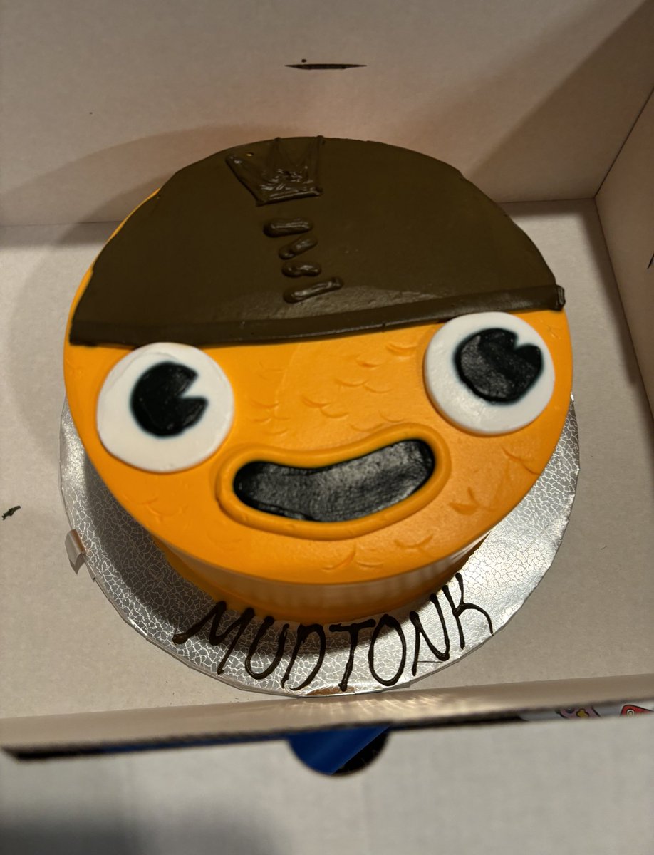 Throwback to my birthday when my family surprised me with this cake 😂🐡 #fortnite