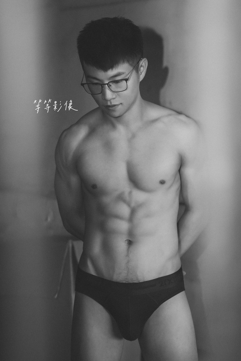 已經是美隊身材的ALEX，俗話說羅馬不是一天造成的，這種身材也不是一下子努力就能達到的，感謝ALEX的努力帶來養眼的畫面🤩🤩～

MD <a href="/is_0705s/">Alex</a> 

歡迎人像委託、體態紀錄
😈Instagram: wait_wait_image 等等影像
🧑🏻Instagram: wait_wait_photo 等等創作