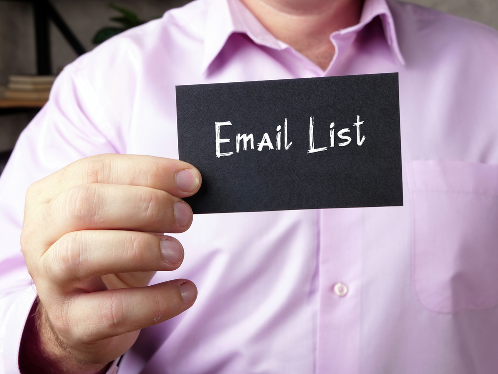 industrygiant's tweet photo. "🚀 Launching our ultimate guide on building an email list from scratch! Learn the steps, tips, and strategies for effective email marketing. Check out the full guide at https://t.co/E0fuW7gMes 📧 #EmailMarketing #ListBuilding #TitanMarketingSolutions" https://t.co/v2IYAexqIR