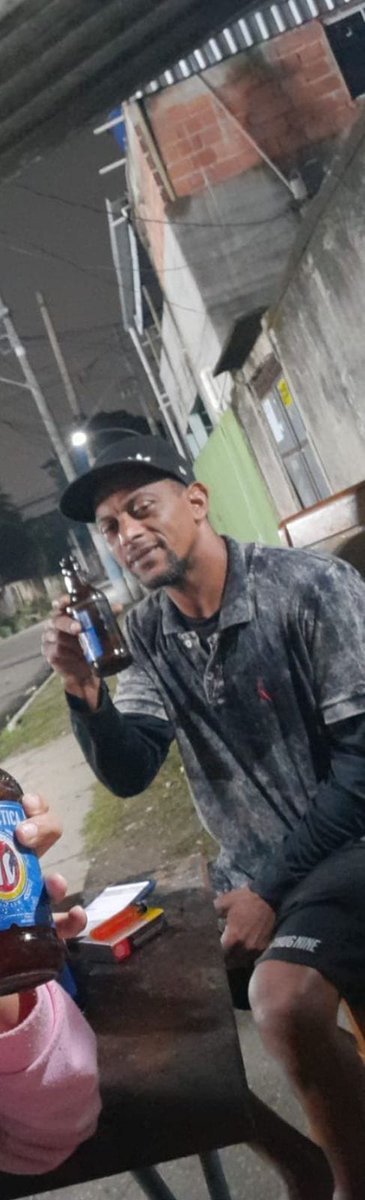 Capão é aquele trabalhador que ajuda os moradores,  gosta de tomar sua cervejinha , não  tem problema  com ninguém!! e não merece passar por isso!!! 
CAPÃO É INOCENTE E É  TRABALHADOR !!!!