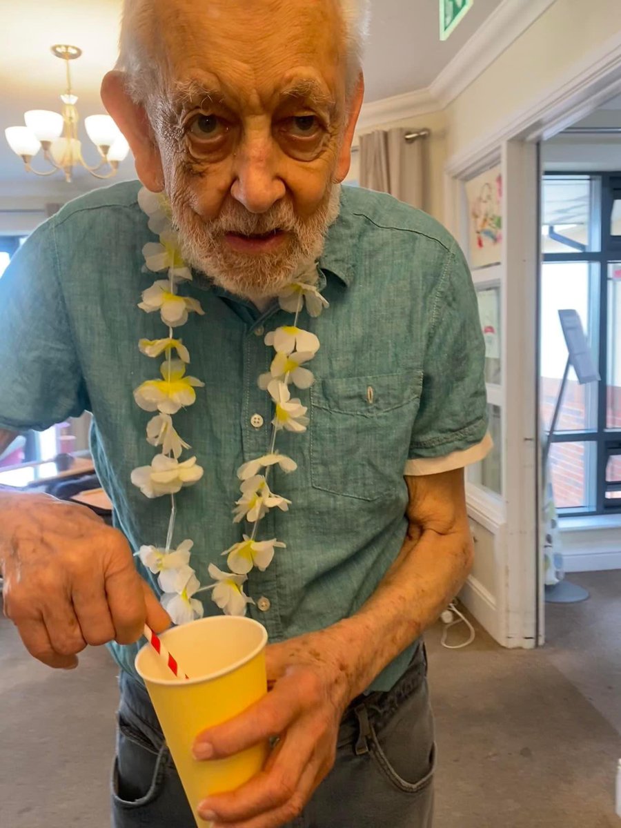 Thirsty Friday 🍹 
Keeping hydrated in the warm weather with some fruity mocktails! 🍉
These went round a treat ✨
#Nelsonlodge #anchor