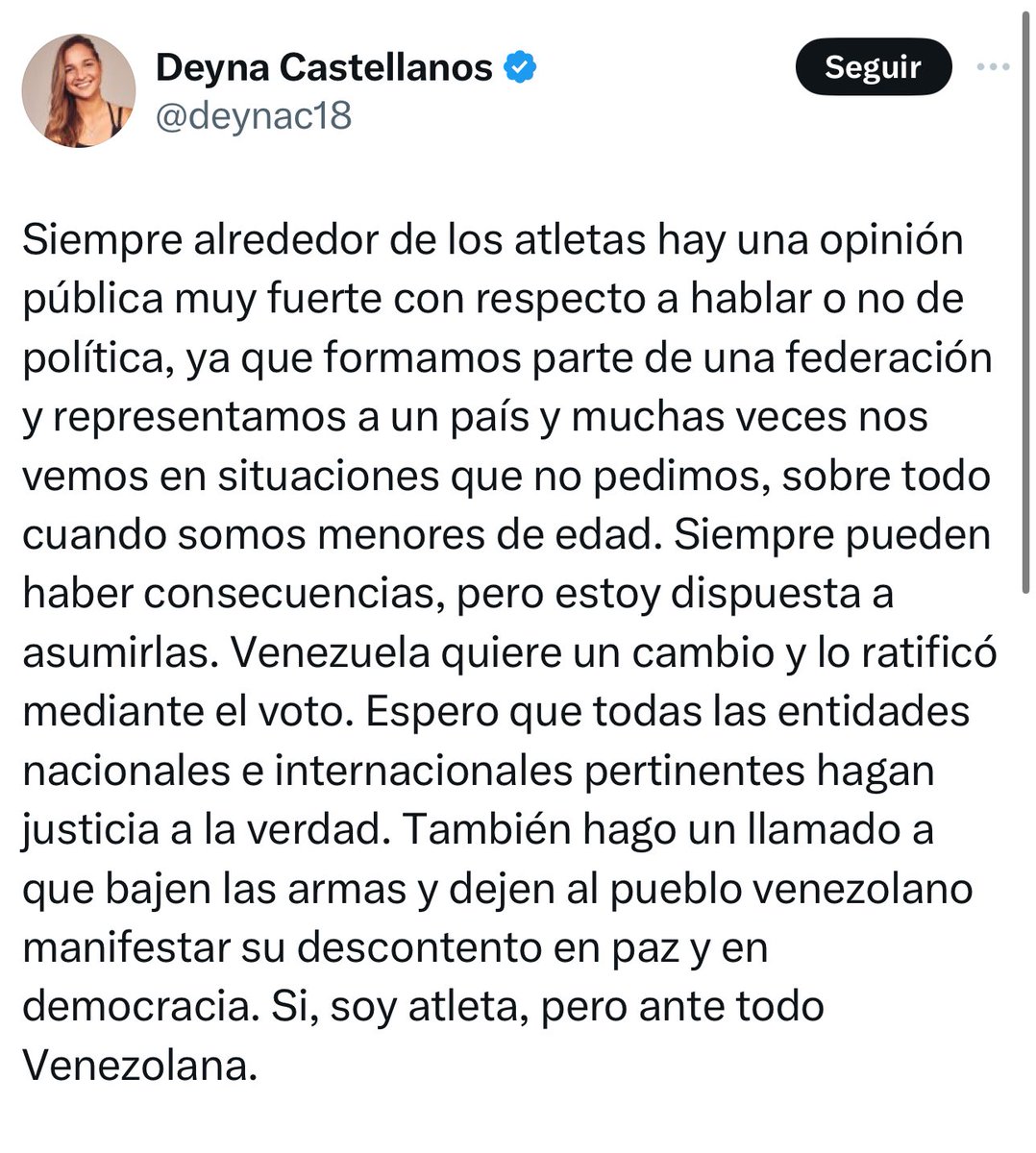 OrlvndoA's tweet photo. #AHORA | La futbolista Deyna Castellano expresa su apoyo a la causa por la libertad en Venezuela y dice, aunque para los atletas hablar implica un alto costo, ella está dispuesta a asumirlo. https://t.co/4noZrEgaah