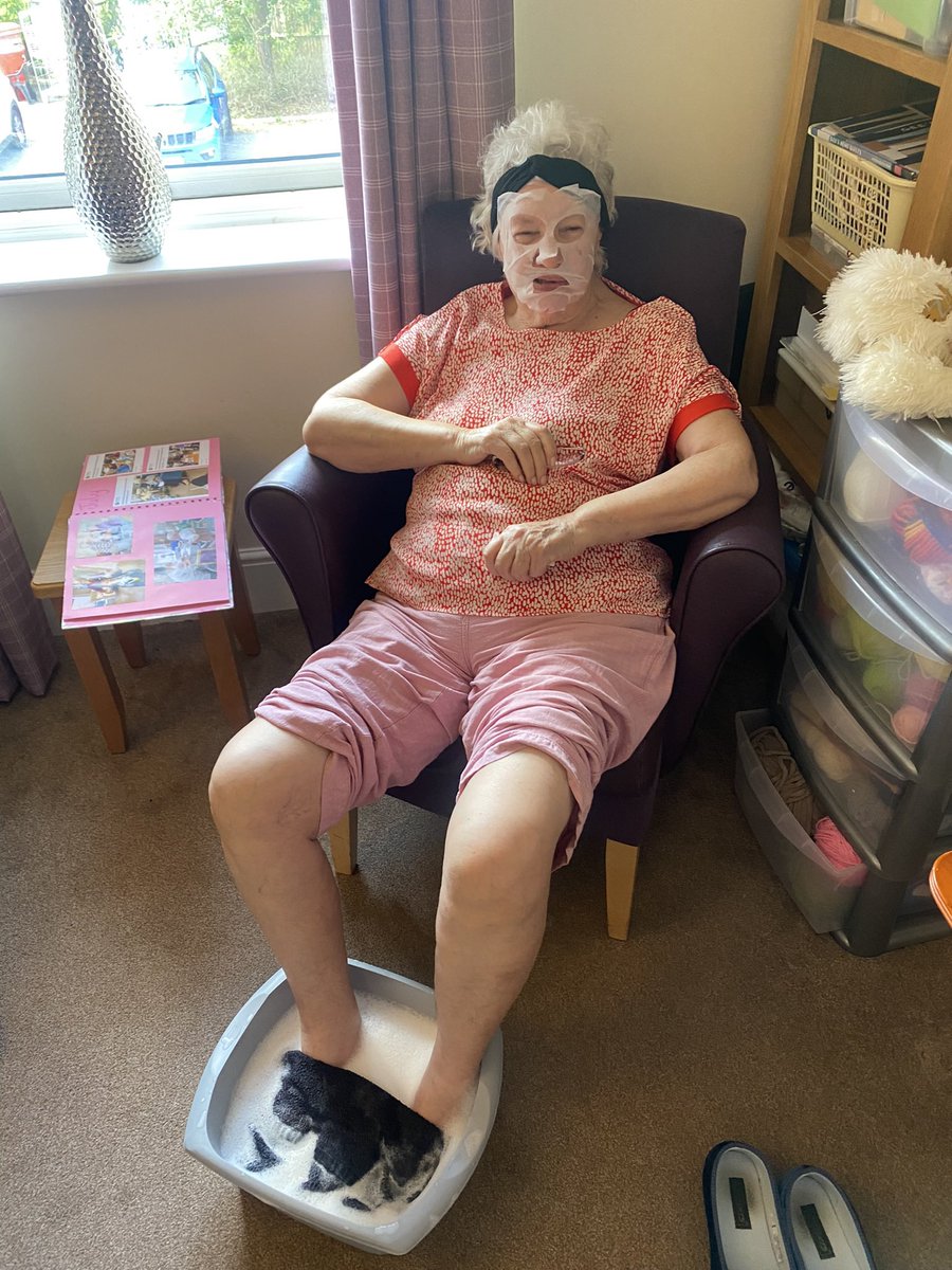 Nelson_Lodge's tweet photo. A relaxing pamper this morning with a cup of tea and a great natter🧖🏼‍♀️ 
Feeling refreshed and nourished💜 https://t.co/oaHklftThk