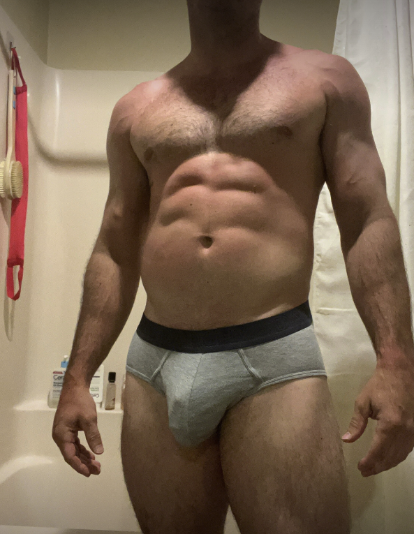 OFWes00's tweet photo. Getting ready for the gym. #onlyfans https://t.co/SJ7MYNWaQg