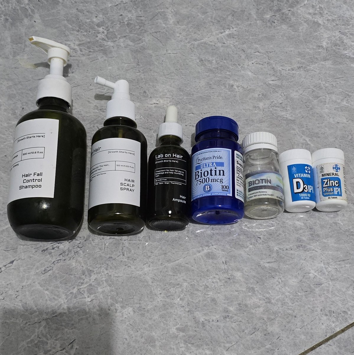 masprikk's tweet photo. [ HAIRCARE YANG BIKIN RAMBUT RONTOKKU ILANG DAN TAMBAH LEBAT ]
Disc : Honest review, pemakaian pribadi, No endorse. Umurku 27 tahun. 
Start pemakaian Oktober 2023 https://t.co/g0De1s4pto