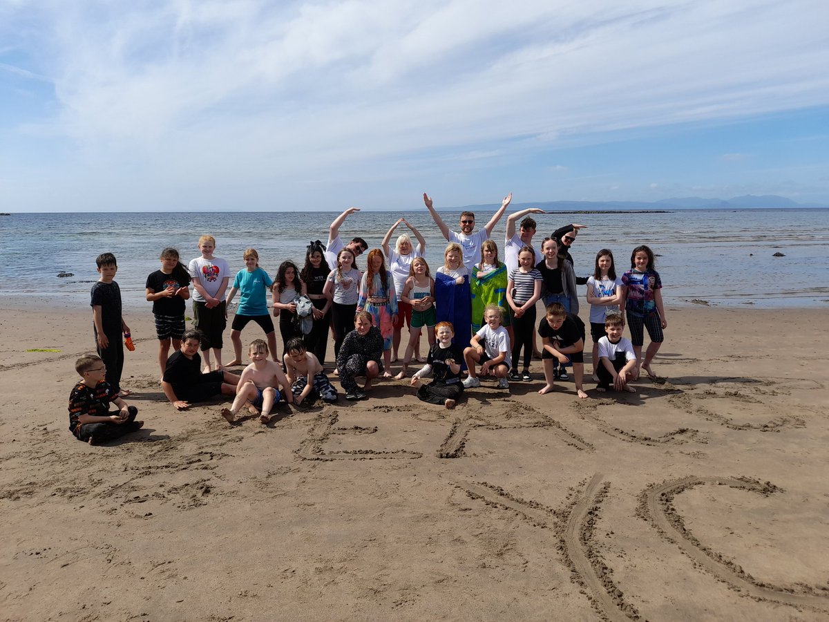 Culzean and beach trip today with the young carers! What a day for it! ☀ 🏖  <a href="/EACarers/">East Ayrshire Carers</a>