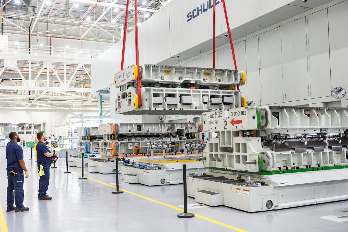 Last month BMW celebrated the opening of the first Press Shop at Plant Spartanburg! This achievement marks a $200 million investment with 200 new jobs. #30thAnniversary

bmwgroup-werke.com/spartanburg/en…