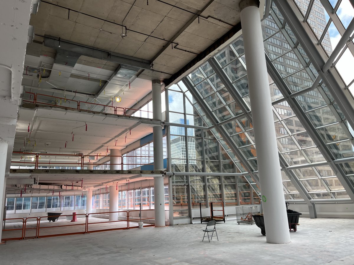 MidAmCarpenters's tweet image. Work is underway on office space way up in the 1 S. Wacker building at the heart of the loop in downtown Chicago. Our skilled members get to enjoy some awesome views of the city as they work. Not a bad way to spend your day at the office.
#MidAmCarpenters #WeBuildStrong