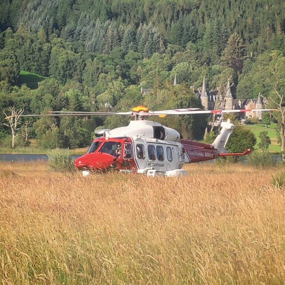 LomondMRT's tweet image. #CallOut 26/24
At 15:57 this afternoon, Lomond MRT were called to assist with a walker who had sustained a head injury on Ben Venue.
Many thanks to Maritime and Coastguard Agency and the crew of R151 for assistance at the casualty location and onward transfer to hospital.