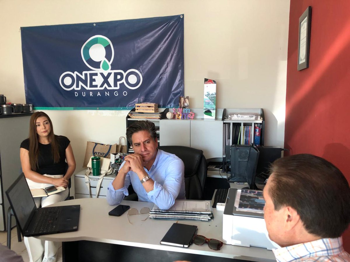 Efrain_Limones's tweet photo. Tuvimos el gusto de reunirnos con Fernando Favila Arrieta, presidente de @OnexpoNacional en #Durango, a quien agradecemos por colaborar con el @INEGI_INFORMA a fin de impulsar la captación de información del Grupo Prioritario de Negocios de los #CensosEconómicos2024. https://t.co/ZZMxcb9OwW