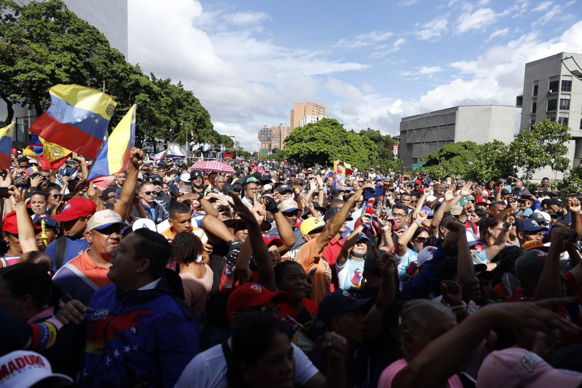 vs_cites's tweet photo. Vicpdta Sectorial de Ciencia, Tecnología, Educación y Salud @Gabrielasjr se une a la Gran Marcha en Defensa de la Paz, de nuestra Patria y de la Victoria del presidente @NicolasMaduro, desde la CANTV, avenida Libertador.

#GanóLaPazYLaEsperanza https://t.co/4hzA2ZN3bj
