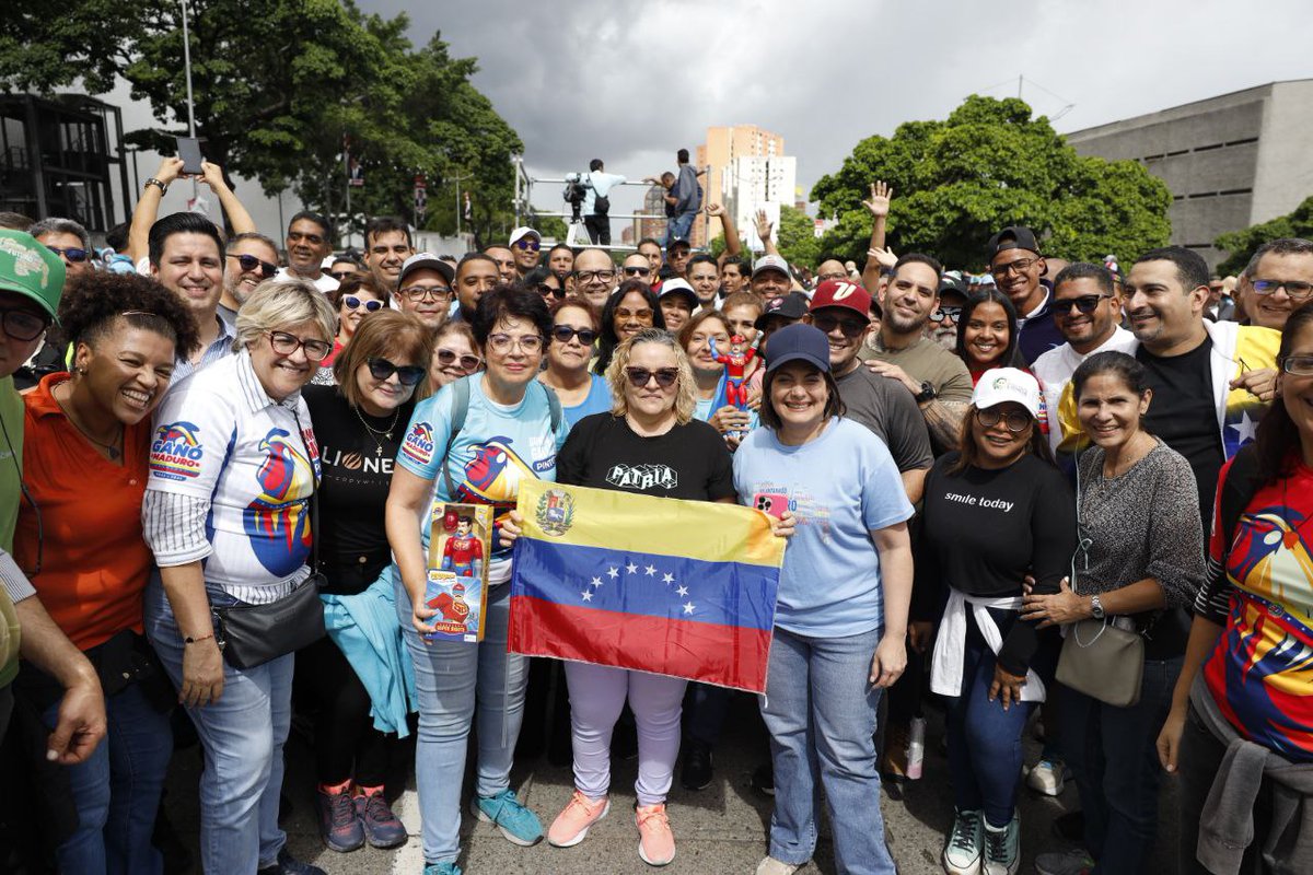 vs_cites's tweet photo. Vicpdta Sectorial de Ciencia, Tecnología, Educación y Salud @Gabrielasjr se une a la Gran Marcha en Defensa de la Paz, de nuestra Patria y de la Victoria del presidente @NicolasMaduro, desde la CANTV, avenida Libertador.

#GanóLaPazYLaEsperanza https://t.co/4hzA2ZN3bj