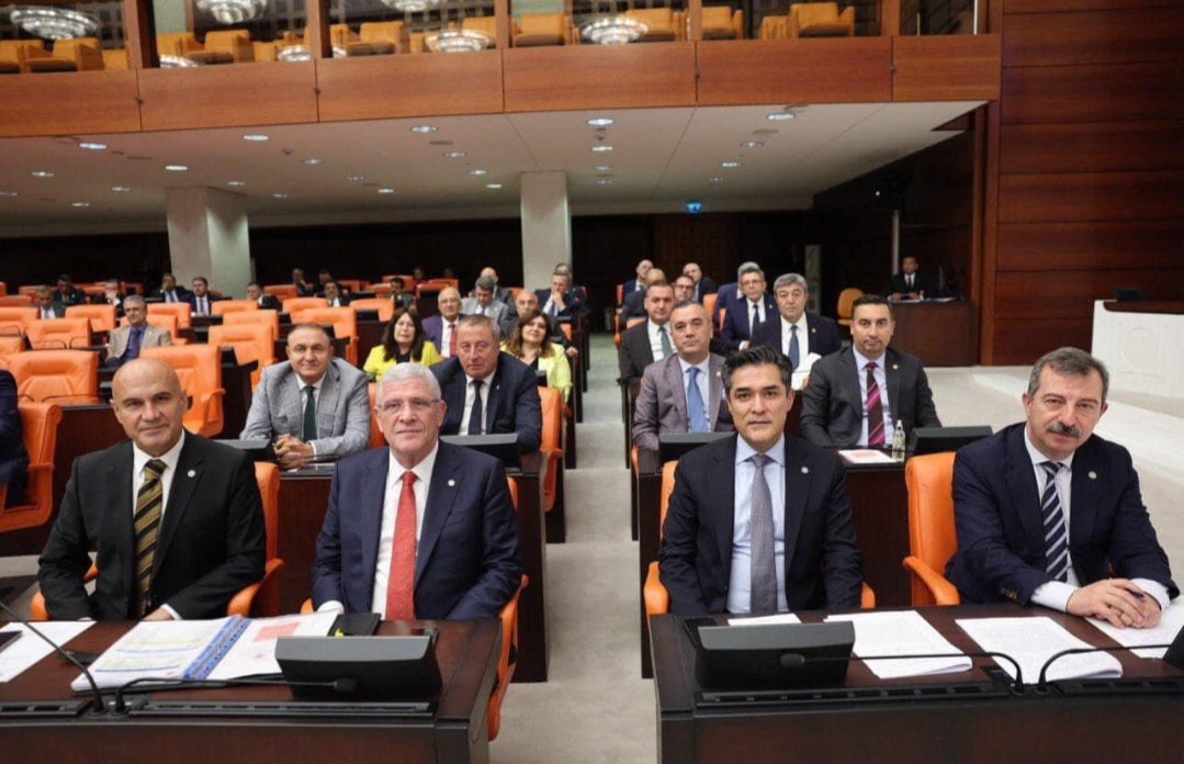 IlknurNigdeli's tweet photo. ☀️🇹🇷🇹🇷☀️
 İYİ PARTİ
Sizlerle gurur duyuyoruz!

@MDervisogluTR 
@iyiparti 
@iyipartiankara 
@mamakiYiparti https://t.co/QyoE84NxU6