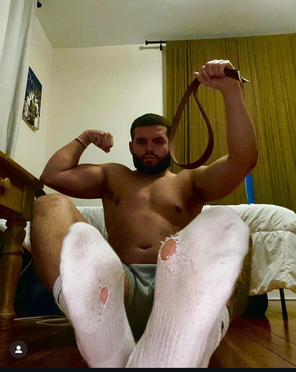 Marquezm155's tweet photo. it’s time to get whipped and owned 😈😈
#feetworship #alphamale #straightmaster #footslave #footfetish #payslave #cashfag #footfags #cashslaves #cashslaveswanted #popperpigs #humanatm #cashmaster #popperfag #poppersfag #findomdrain https://t.co/SwotMame0w