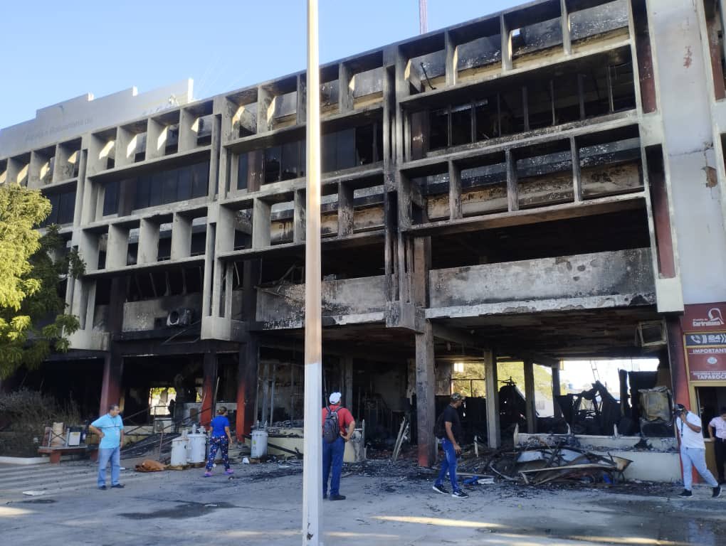 Con el Mazo Dando tweet media