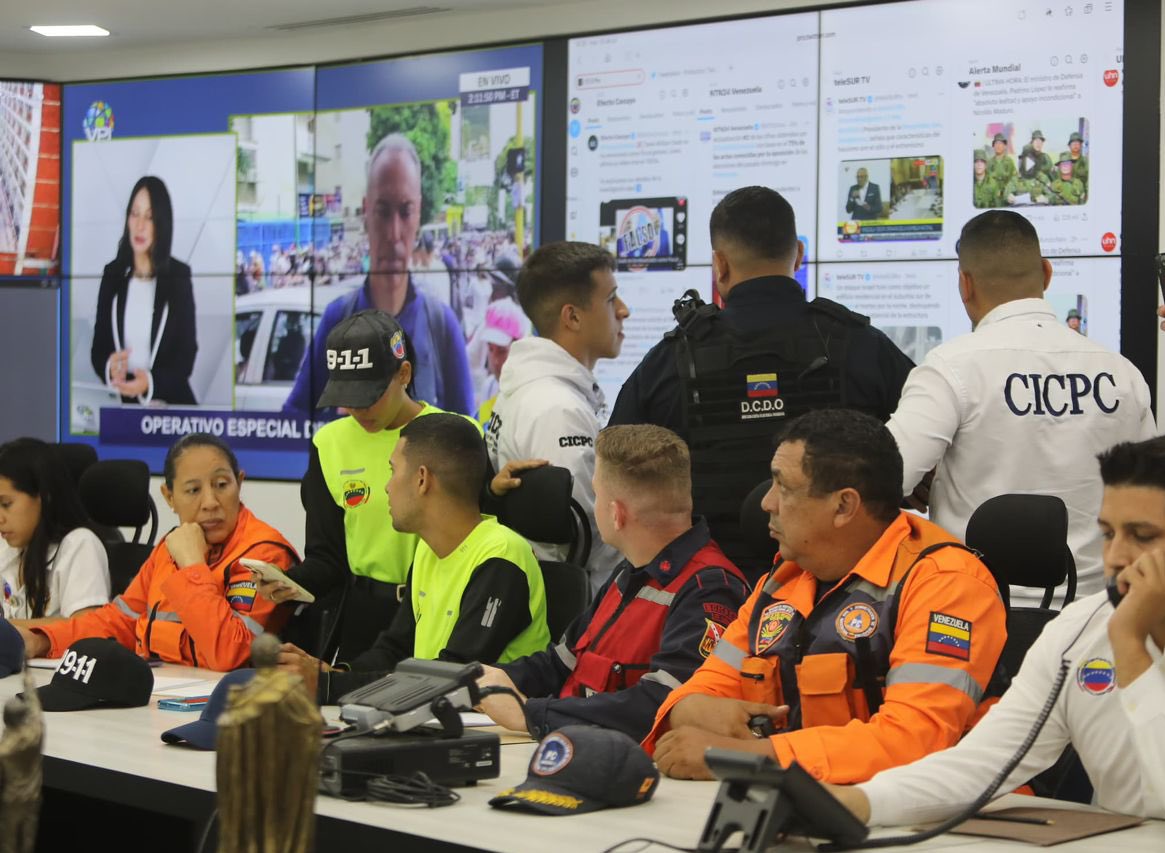 MijpVzla's tweet image. En este sentido, Palencia destacó, que se mantienen activas 26 salas situacionales del VEN 911, por instrucciones del AJ. @CeballosIchaso1, previamente caracterizadas en el territorio, para la atención de las denuncias de la población venezolana.