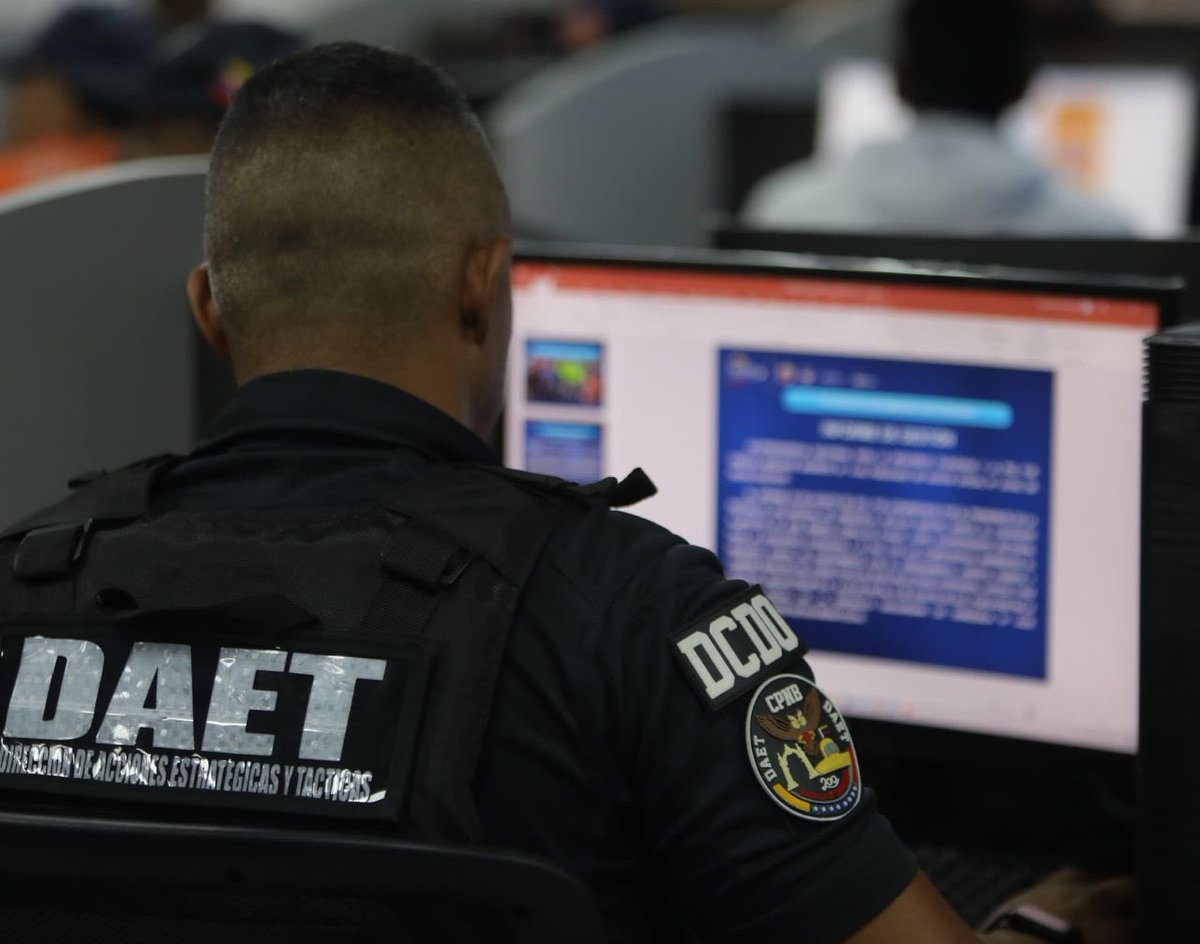 MijpVzla's tweet image. En este sentido, Palencia destacó, que se mantienen activas 26 salas situacionales del VEN 911, por instrucciones del AJ. @CeballosIchaso1, previamente caracterizadas en el territorio, para la atención de las denuncias de la población venezolana.