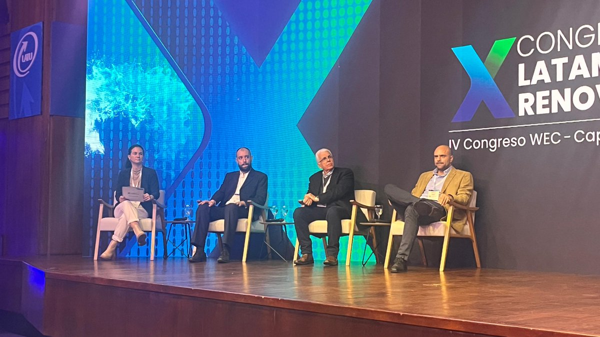 auderuy's tweet photo. ¡Inicia la sesión sobre "Generación distribuida"! Hablan en estos momentos Guilherme Chrispim de la Asociación Latinoamericana de Recursos Distribuidos (ALARED); Conrado Fleck, Docente Adjunto en Generación Distribuida y Smart Grids en UTEC; Raúl Rodríguez Fros, Jefe de Generación Autónoma en UTE; y Diego Giacosa, Especialista en Estudios Regulatorios y Económicos de Distribución en UTE. #LATAMrenovables #EnergíaDelFuturo #CompromisoNacional