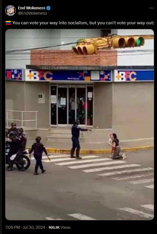 _FilipeNeves's tweet photo. VENEZUELA LIES ON X CONTINUE
- Authorities are asking the woman to move, but the screenshot shown looks like the police has a weapon check the clip. 
THIS IS THE TYPE OF PROPAGANDA SHARED BY ELON &amp; FRIENDS https://t.co/UlDki5tIdw