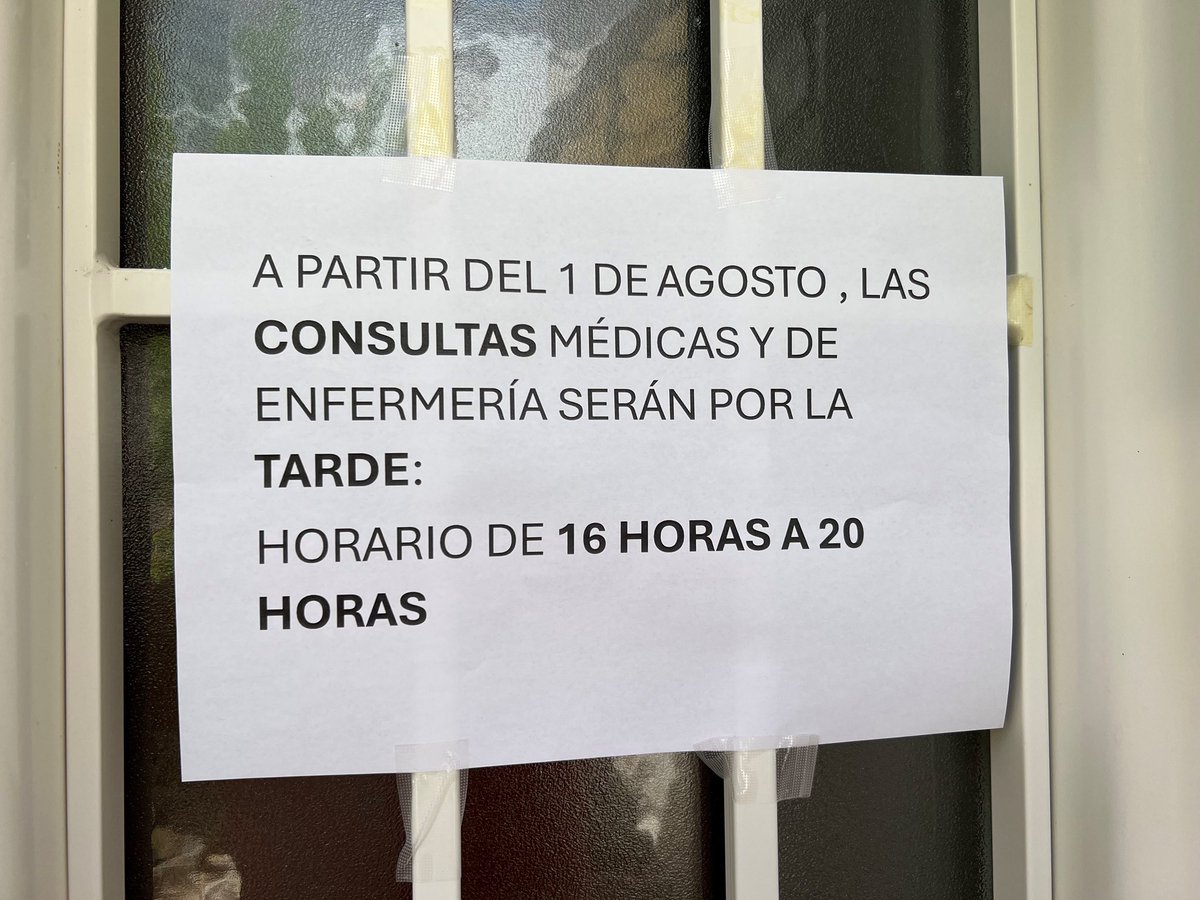 RadioSierraFM's tweet photo. #Benatae rechaza el nuevo horario de atención médica que impone la @AndaluciaJunta con temperaturas por encima de los 40 grados ☀️
El alcalde de Benatae, que elogia la labor de nuestros sanitarios, lamenta que la Junta de Andalucía vuelva a engañarnos. #RadioSierraFM 👨🏻⚕️👥 https://t.co/smB3o09IQV