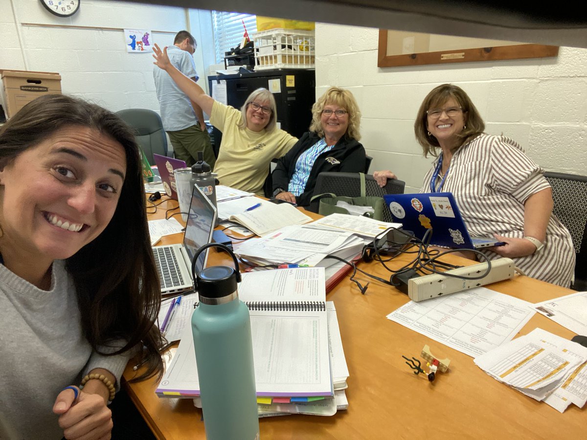 Mrs. Cos tweet media