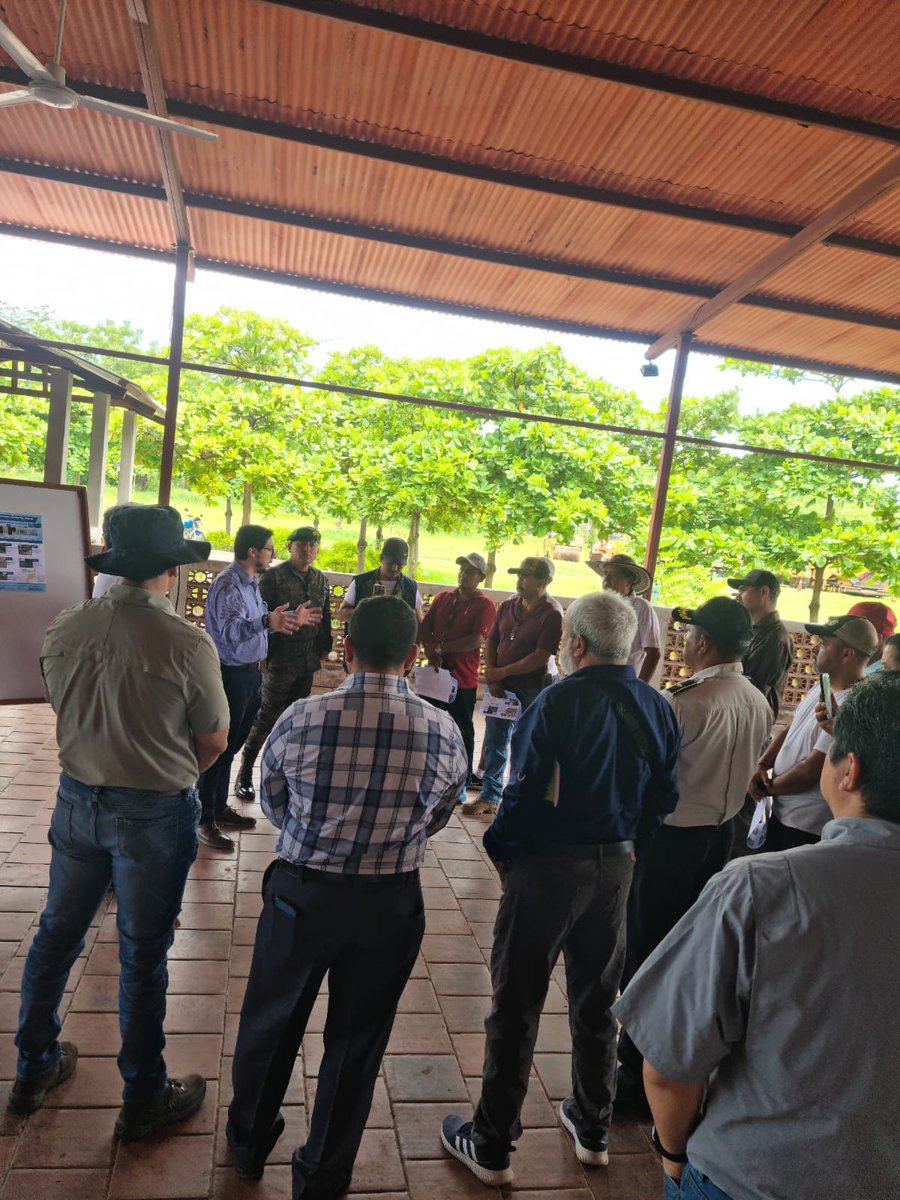 📍#Jutiapa

Auxiliatura del <a href="/PDHgt/">PDH Guatemala</a> abrió un proceso de diálogo con representantes de 17 comunidades de #AsunciónMita, ante posibles bloqueos por el mal estado de la carretera del km 15, aldea Tiucal, hacia la frontera de #SanCristóbal.

Más información👇
pdh.org.gt/comunicacion/n…