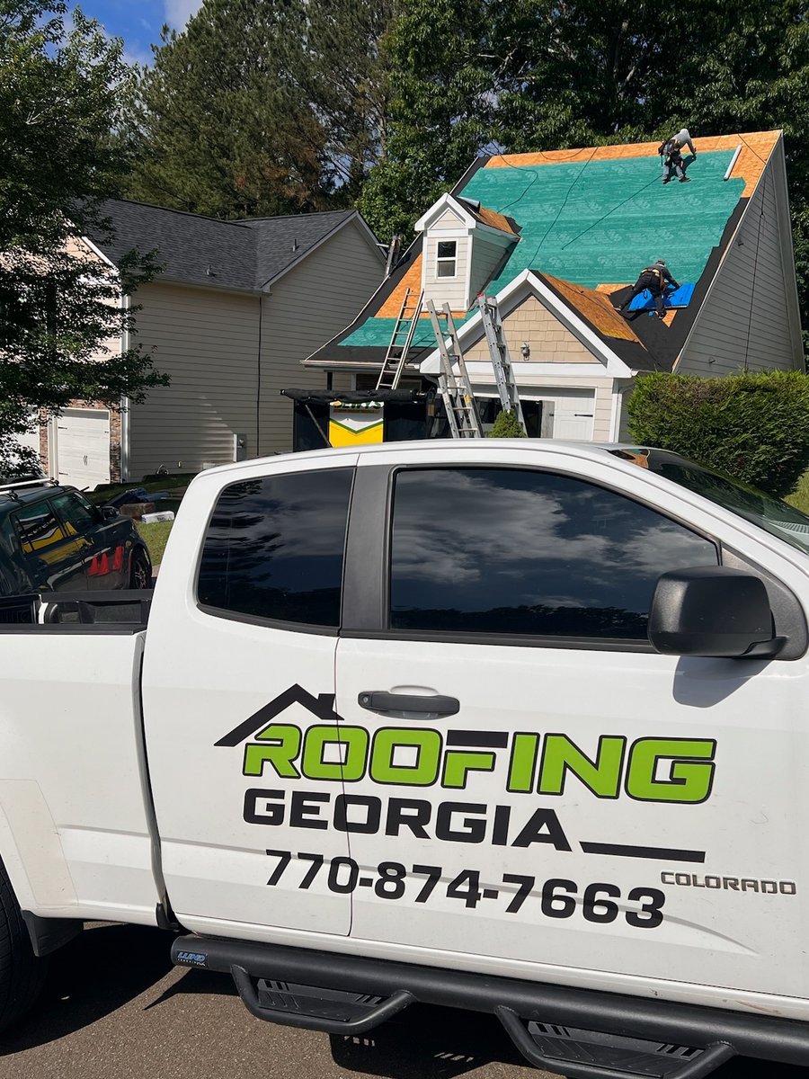 RoofingGeorgia1's tweet photo. Today, we are installing a brand new roof for one of our amazing customers in Jasper, GA! We're thrilled to deliver quality craftsmanship and peace of mind. Thank you for trusting us with your home! #HailDamage #WindDamage #MissingShingle #RoofingGeorgia #RoofClaims #RoofClaim... https://t.co/s1XKdDjNFa
