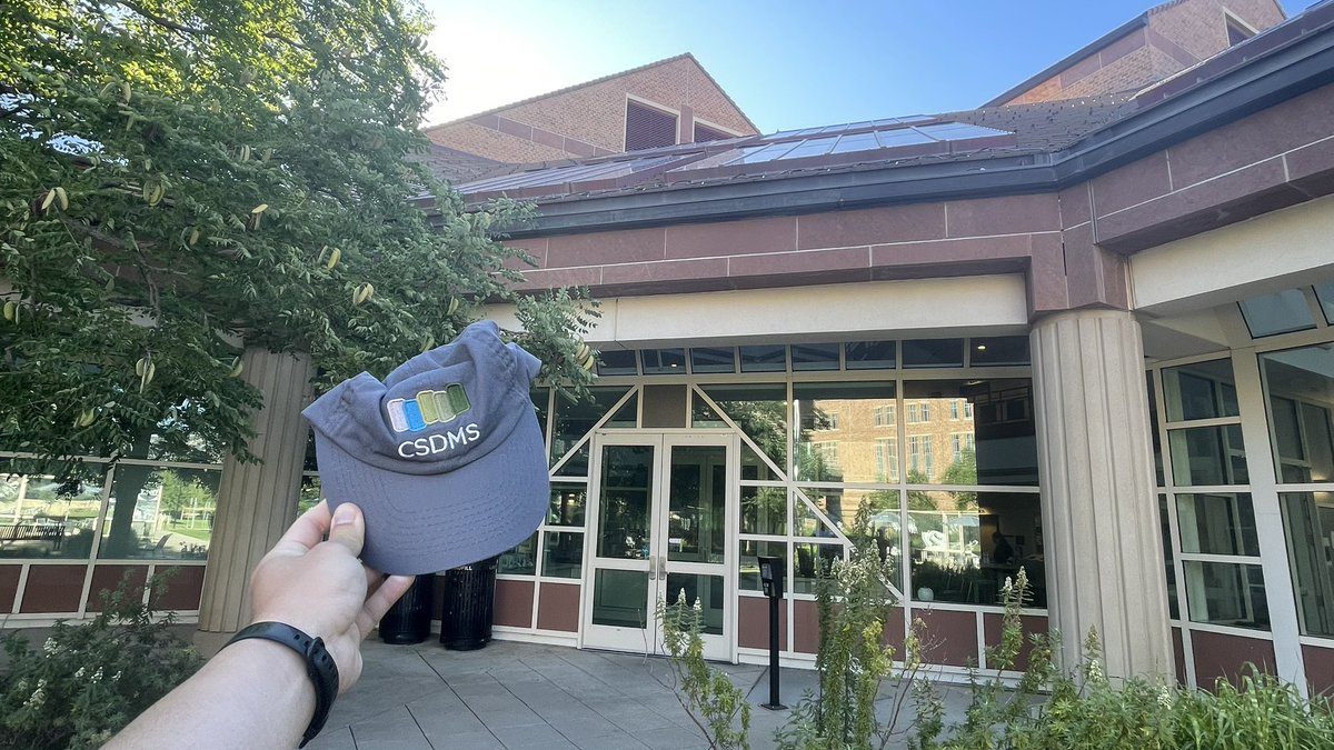 geolarrylai's tweet image. Enjoying #CSDMS #ESPin python surface process modeling training summer school! 

 ... and it is so hot in Denver these days 🥵