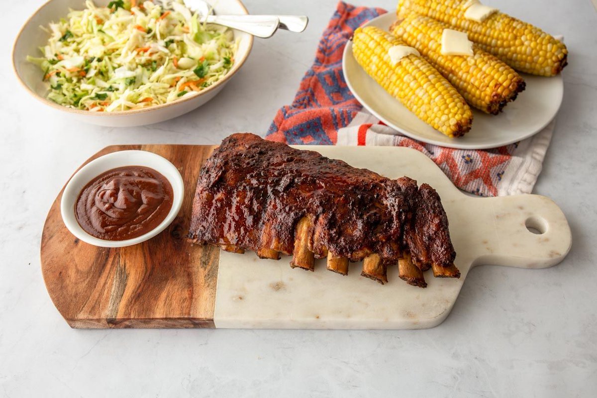 Slow Cooker BBQ Ribs | Want to make tender fall-off-the-bone ribs at home? The secret is to cook them low and slow, making the slow-cooker a perfect tool. Brush them with your favorite BBQ sauce and finish them in the oven. | buff.ly/3WChl5K #mealplan