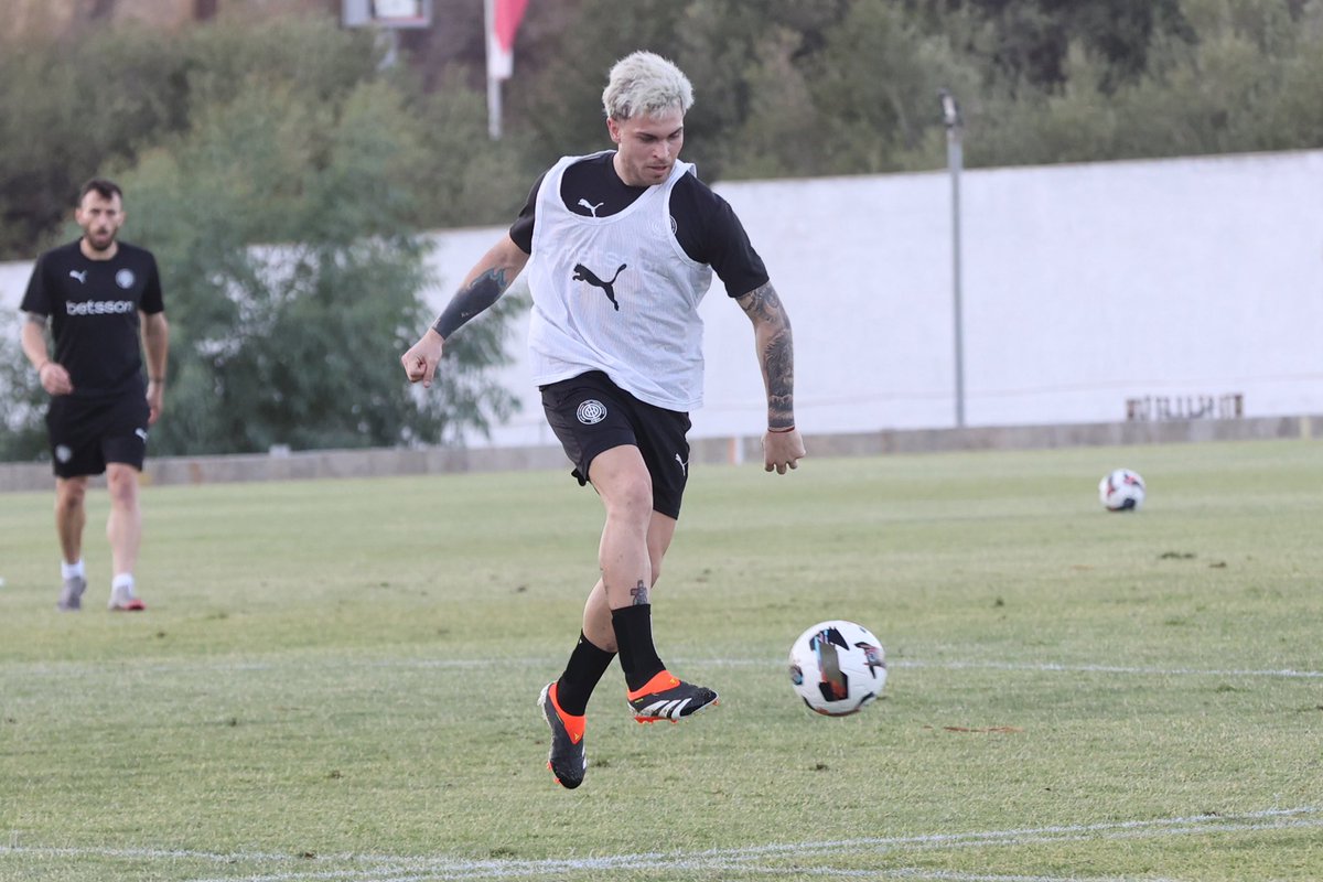 📸⚫️⚪️

#Nuss #preseason24_25 #oficrete #oficretefc #ofifc #greece #football #crete #monoofi