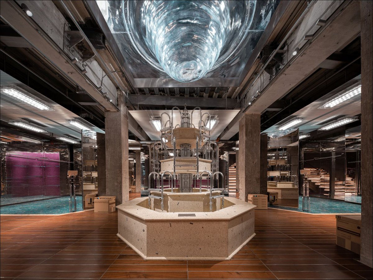 CaadDesign's tweet photo. El nuevo MASONPRINCE en Shanghái, una maravilla de 600 m², fusiona diseño surrealista y estética clásica. ¡Una experiencia de compra única! 

Diseño: TOMO 
Localidad: Shanghai, China
Fuente: superfuture
https://t.co/zMS6E5Cm2S 

#loveisinretail #retail #retaildesign https://t.co/CyfZr1YJdY