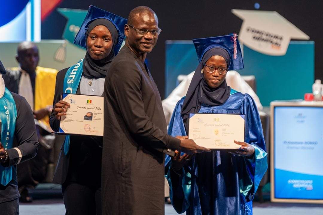 Je suis ravi d'avoir participé ce mardi 30 juillet 2024, à la célébration des talents exceptionnels de notre jeunesse lors de la cérémonie mémorable de Concours Général, sous la présidence de SEM Bassirou Diomaye Diakhar FAYE.

Je leur souhaite une belle carrière universitaire et